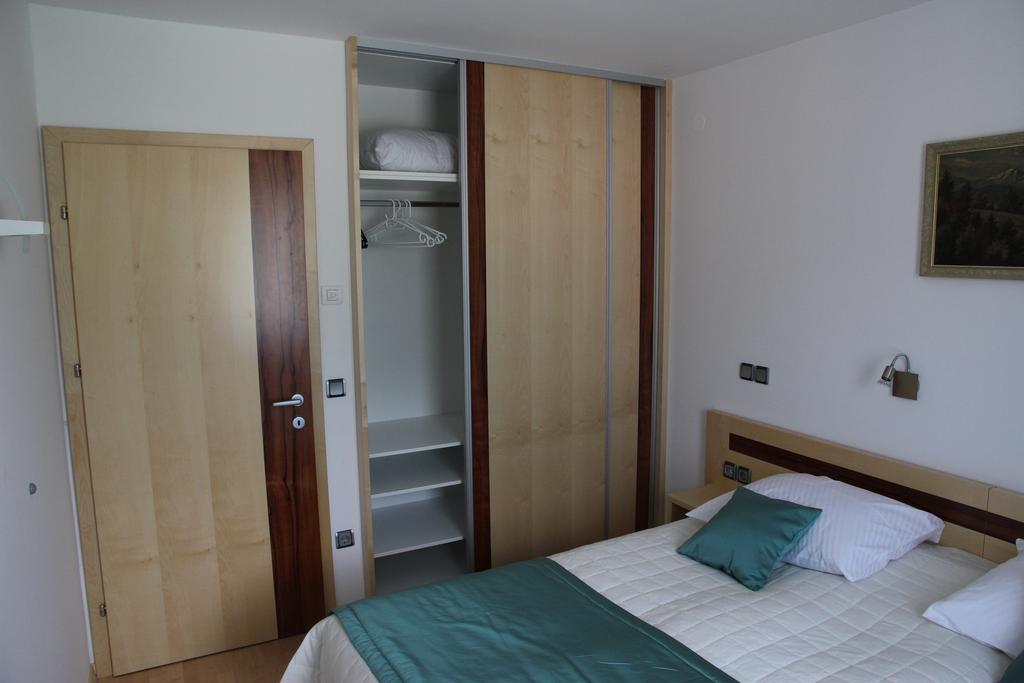 Apartments Veno Лашко Екстер'єр фото