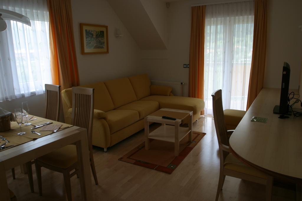 Apartments Veno Лашко Екстер'єр фото