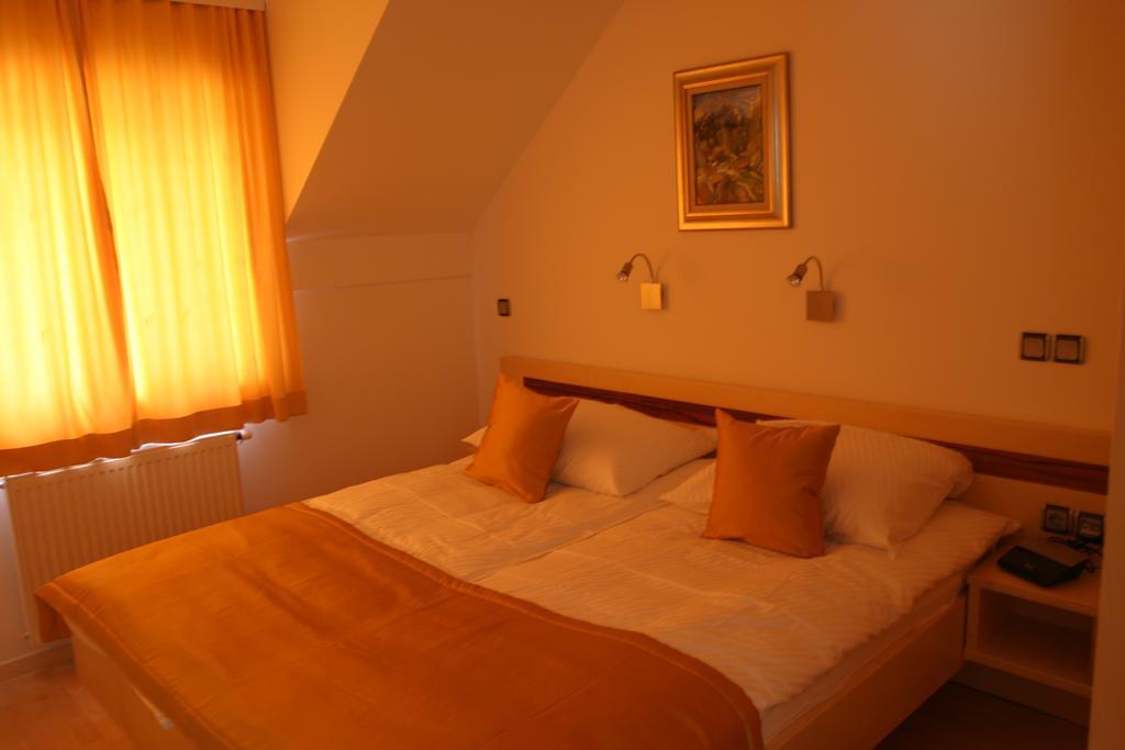Apartments Veno Лашко Екстер'єр фото